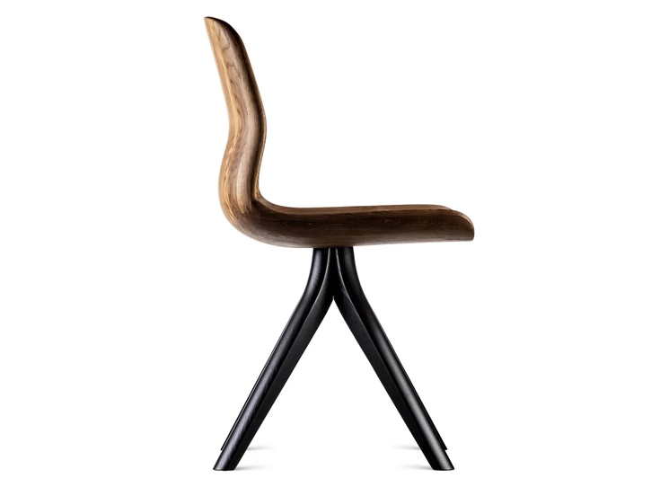 Zijkant Eetkamerstoel Azzar Wood massief hout Amerikaans noot Estetica Home