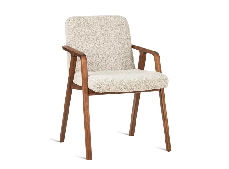 Armstoel Avanti massief hout Amerikaans noot stof beige Estetica Home