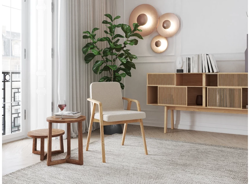 Sfeerfoto Armstoel Avanti massief hout eik white wash stof beige Estetica Home