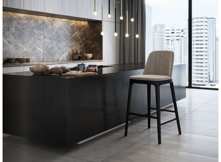 Sfeerfoto Barstoel Almo stof patroon wit zwart poot hout beuk Estetica Home