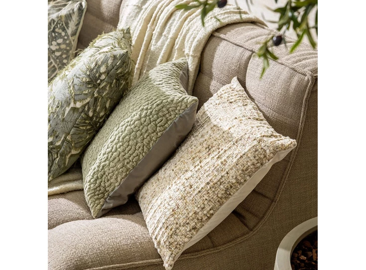 lauro sierkussen 45x45 sage green sfeerfoto