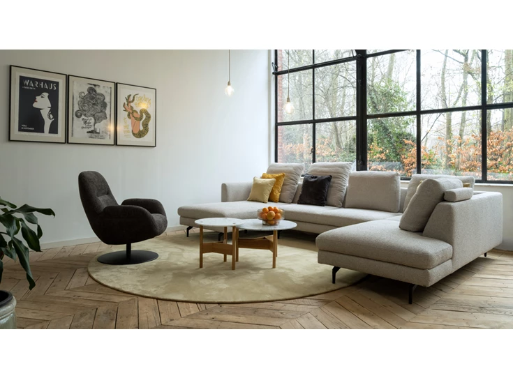 Sfeerfoto hoeksalon August stof gebroken wit Moome by Indera