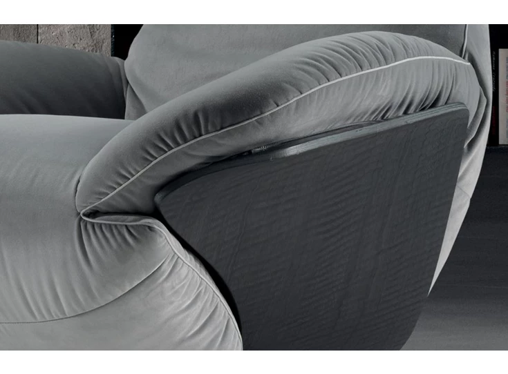 Detail Sfeerfoto Elektrische relax Ilia 2996 batterij stof grijs Natuzzi Italia