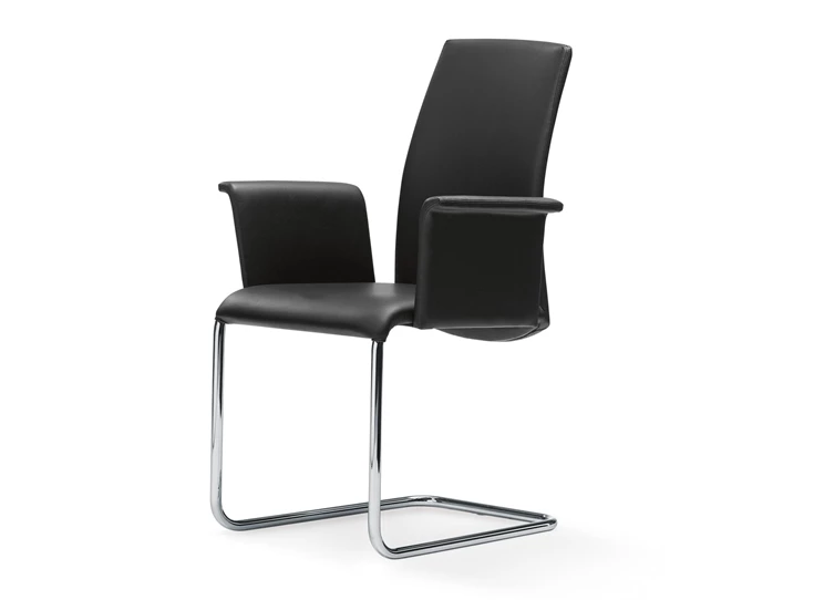 Armstoel Luma 2063 leder zwart poot chroom Draenert