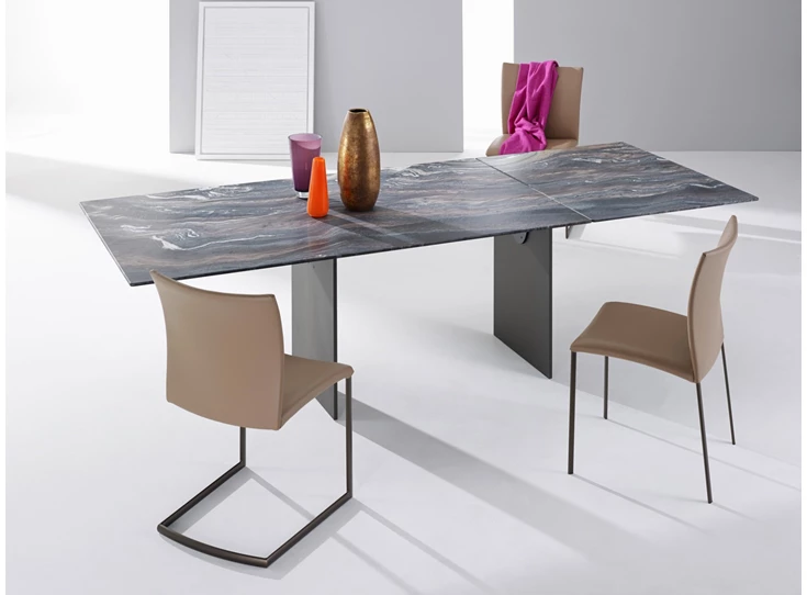 Sfeerfoto Verlengbare eettafel Atlas 1280 base 1 natuursteen grijs Draenert