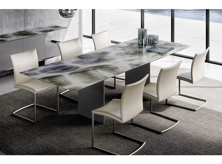 Sfeerfoto Verlengbare eettafel Atlas 1280 base 1 natuursteen grijs groen bruin Draenert