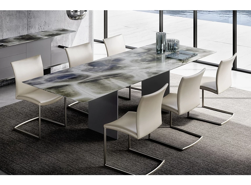 Sfeerfoto Verlengbare eettafel Atlas 1280 base 1 natuursteen grijs groen bruin Draenert