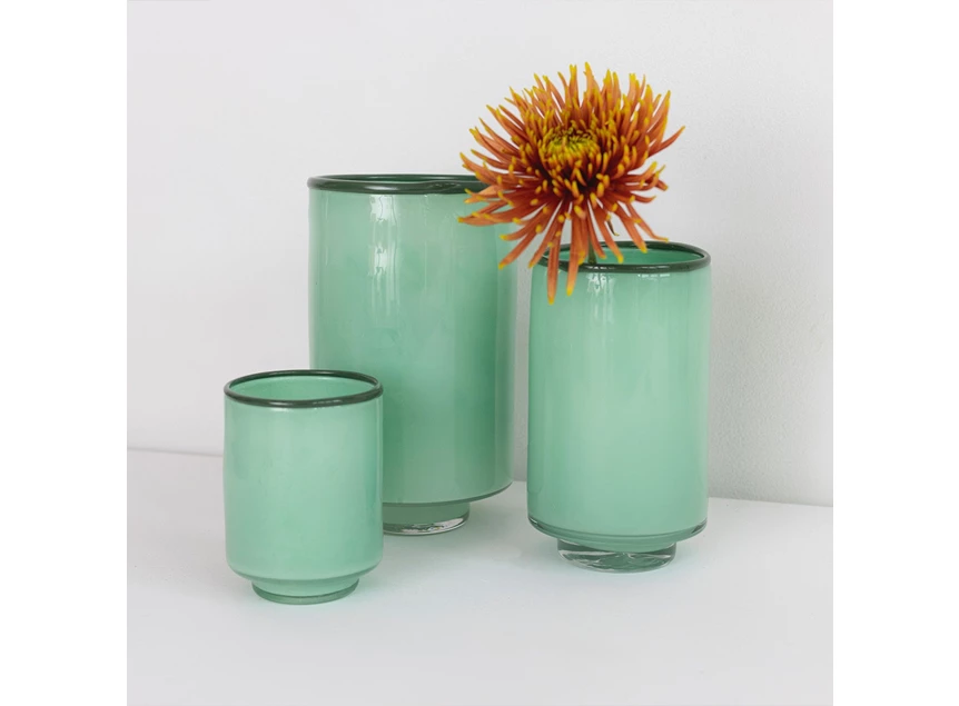 Vase 10.5xh14cm pistachio groen Milo ONA sfeerfoto