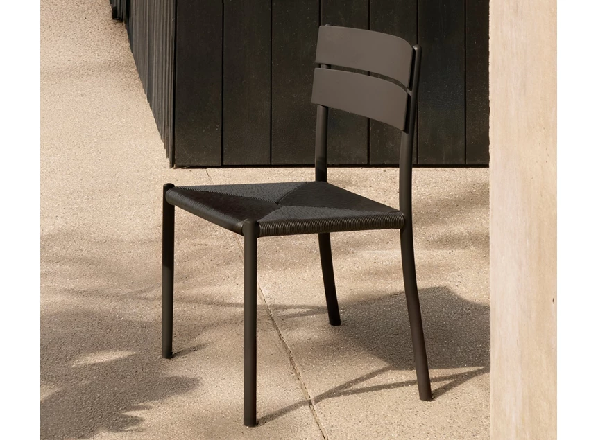 Sfeerfoto Stoel Elin tuinstoel Outdoor Dining Chair Dark Bronze 60571 Ethnicraft