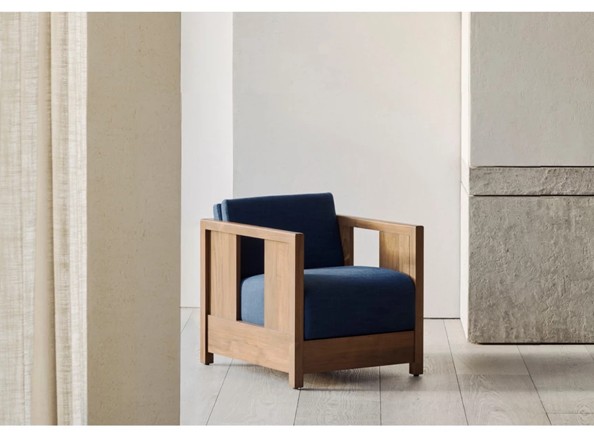 Sfeerfoto Bijzetzetel Teak Roan Wild Brown Lounge Chair Ink 10833 Ethnicraft