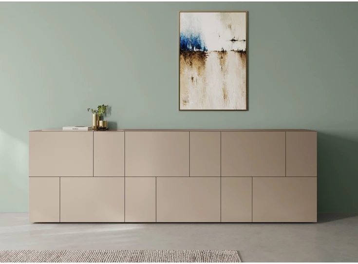 Sfeerfoto Dressoir Capri opstelling 810 matte lak sahara Coesel