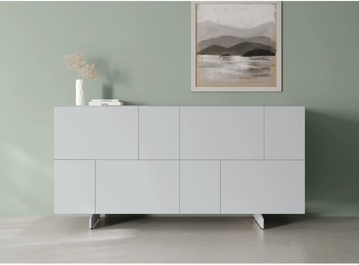 Sfeerfoto Dressoir Capri opstelling 540 matte lak lichtgrijs Coesel
