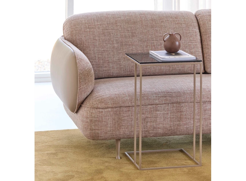 Sfeerfoto Bijzettafel Wire grey smoked glass metaal beige Bert Plantagie