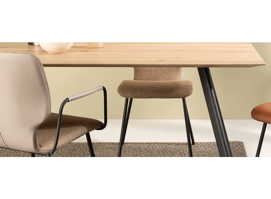 Detail Eettafel Tube actie massief hout rustiek eik olie naturel Bert Plantagie