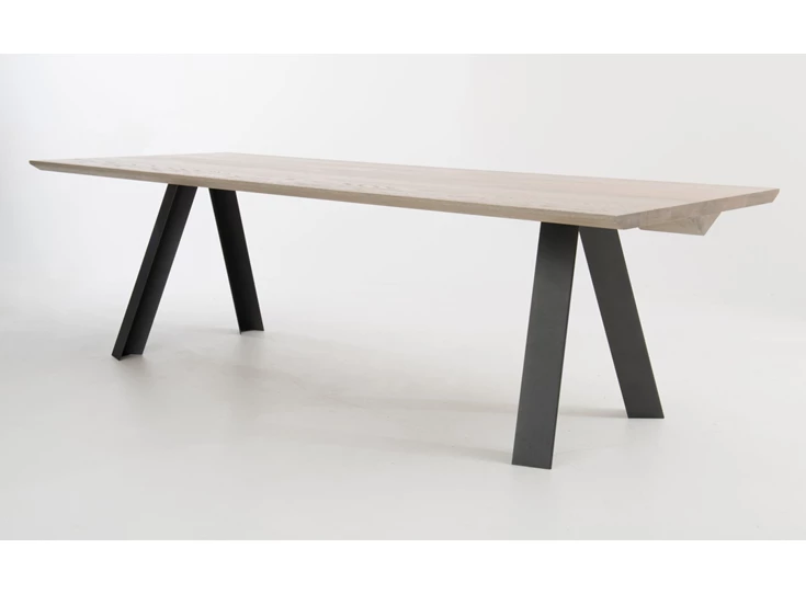 Eettafel Tristan Steel massief hout Bert Plantagie