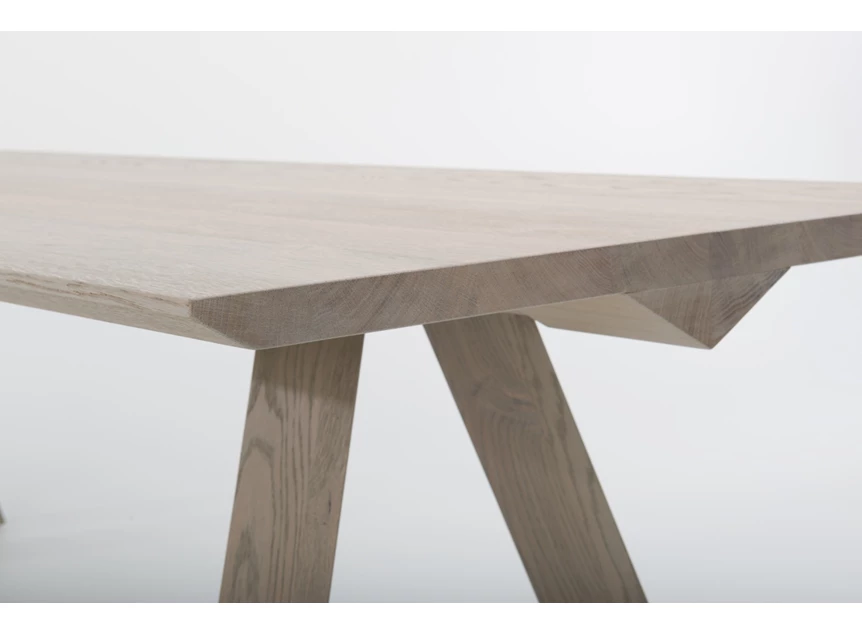 Detail Eettafel Tristan massief hout eik pale grey Bert Plantagie