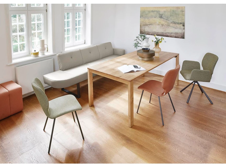 Sfeerfoto gesloten Verlengbare eettafel Silvan massief eiken olie noestig Bert Plantagie