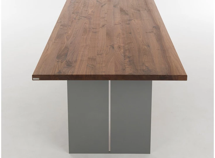 Front Eettafel Santiago Table Talk massief hout Amerikaans noot Bert Plantagie