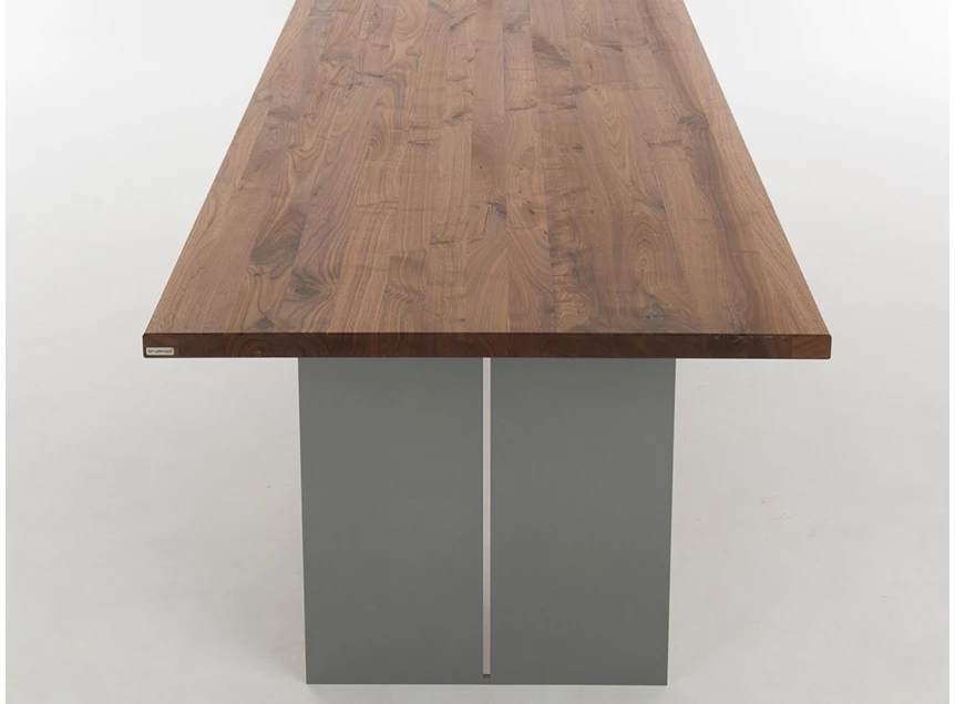 Front Eettafel Santiago Table Talk massief hout Amerikaans noot Bert Plantagie