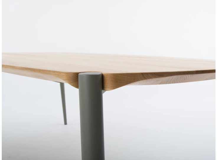 Detail Eettafel Poppy massief hout eik naturel Bert Plantagie