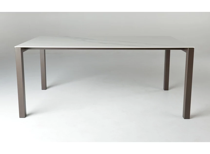 Front Eettafel Pedro Dekton witte marmerlook Bert Plantagie