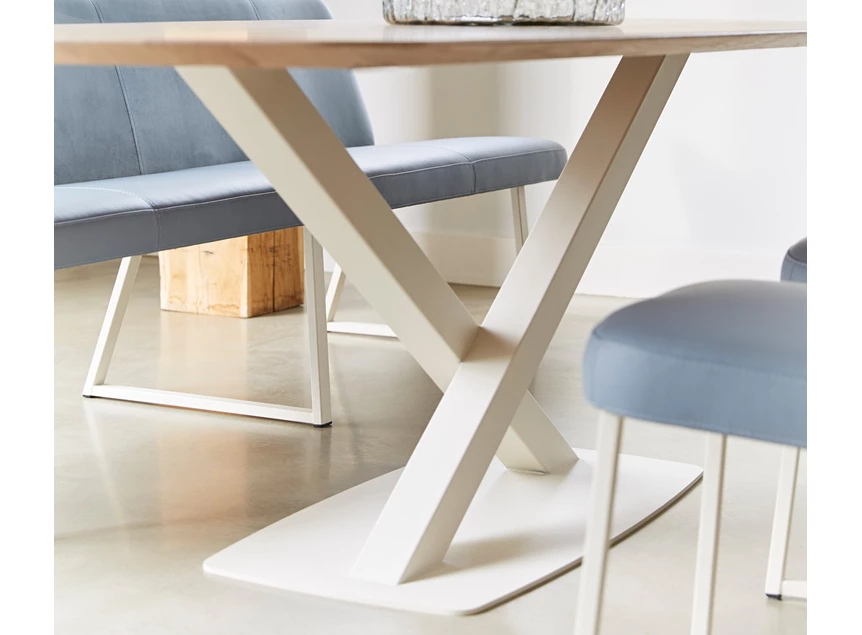 Detail onderstel Eettafel Oxxi Table Talk bootvorm massief hout eik Bert Plantagie