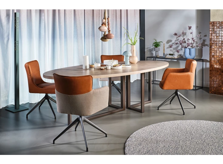 Sfeerfoto Eettafel Eris ovaal massief hout eik kopshout Bert Plantagie
