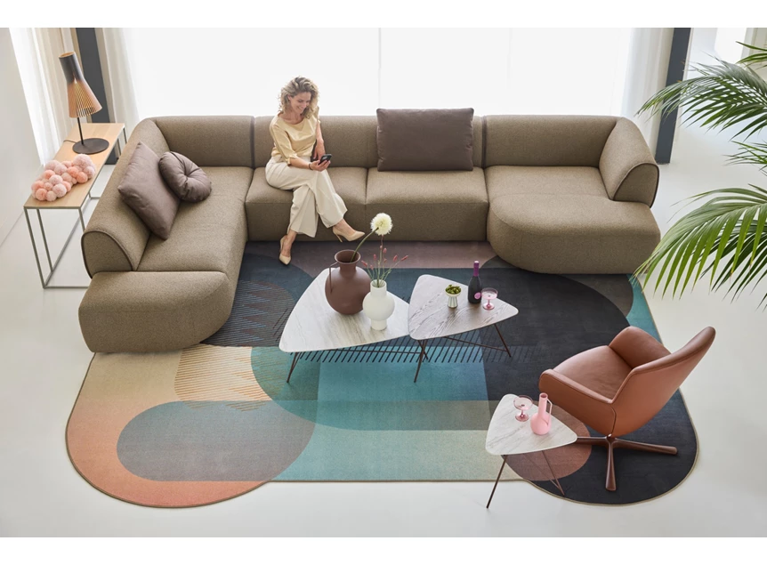 Bovenkant Hoeksalon Rozan met longchair island stof taupe Bert Plantagie