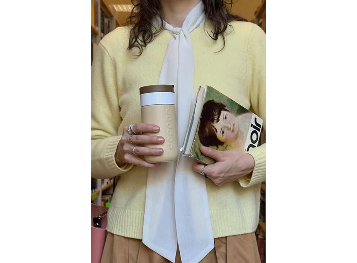 Travel mug earth brown 300ml sfeerfoto