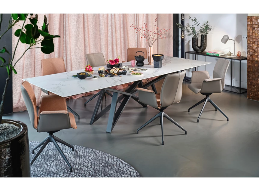 Sfeerfoto Armstoel Tara Donna 839A combi stof leder stolpnaad Bert Plantagie