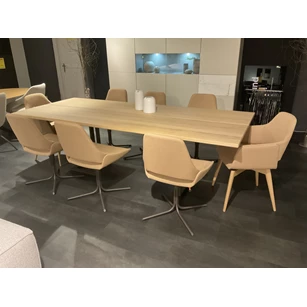Tafel Japura en stoelen Lotus Mobitec