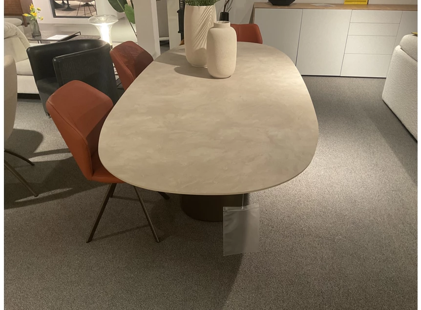 Front Tafel Storq superellips HPL Sand Stone Bree's New World