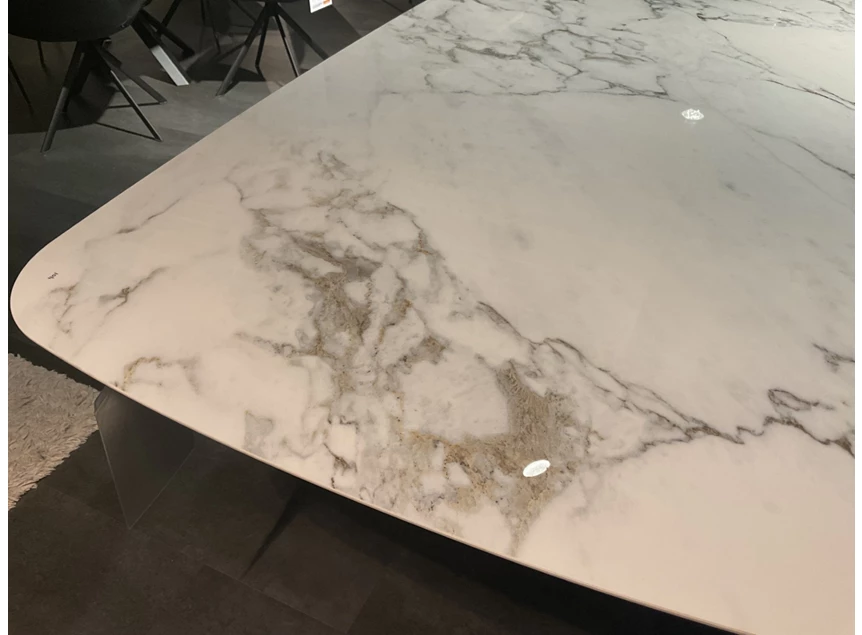 Detail Tafel Central faux elyps keramiek bianco d'oro Joli