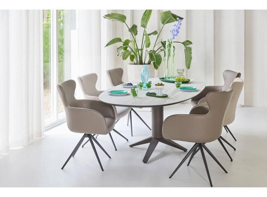 Sfeerfoto Armstoel Nio Statief leder taupe Bert Plantagie
