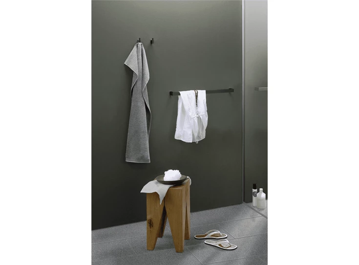 40577 Zack Linea handdoekstang zwart 46,5cm collectie