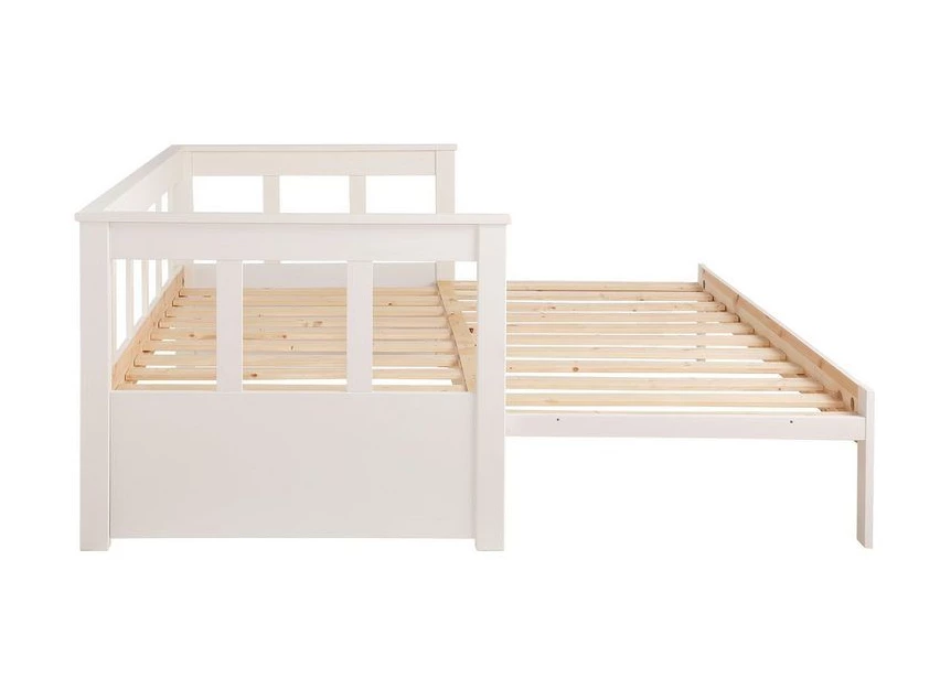 Pino uitschuif-kajuitbed uitgeschoven zijkant.jpg