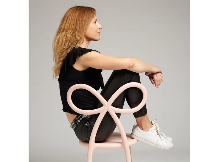 Nika Zupanc Stoel Ribbon Pink 800001PI-O Qeeboo
