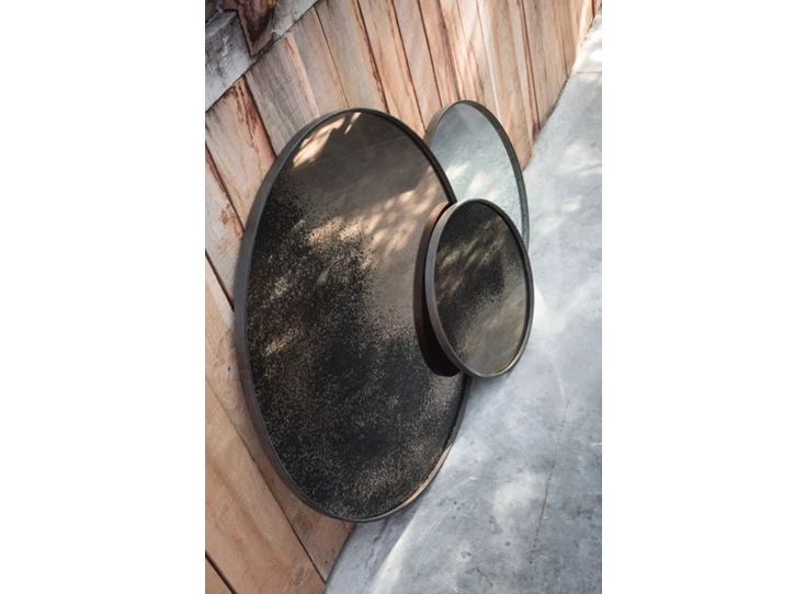 20331 Ethnicraft Heavy aged bronze mirror tray XL Ø92cm trio